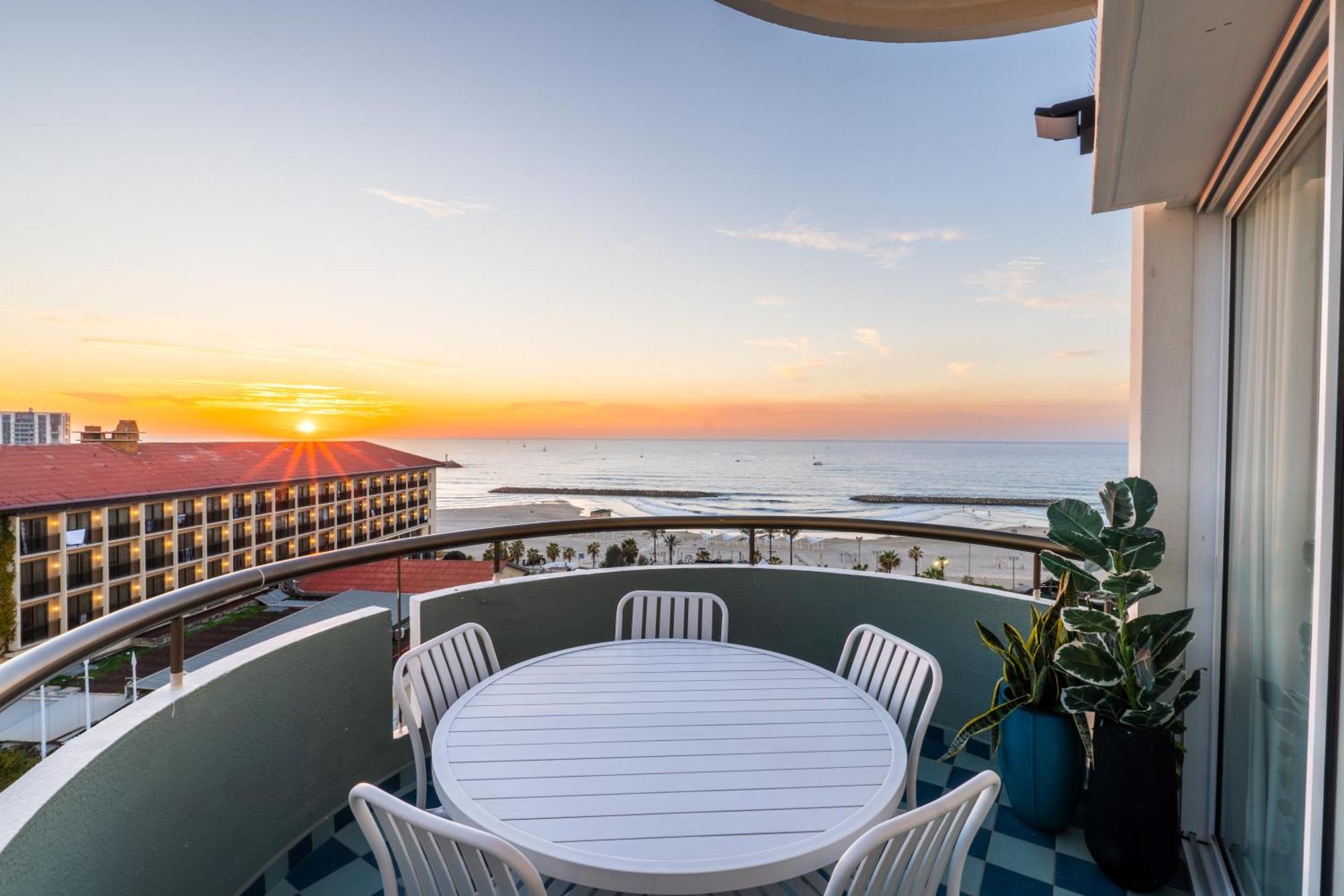 Sunsets Paradise 2Br With Parking By Beachfront Stay Herzelia Exterior foto